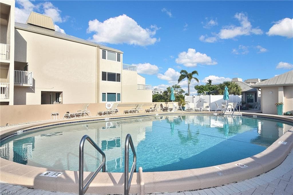 200 Periwinkle WAY 225-40