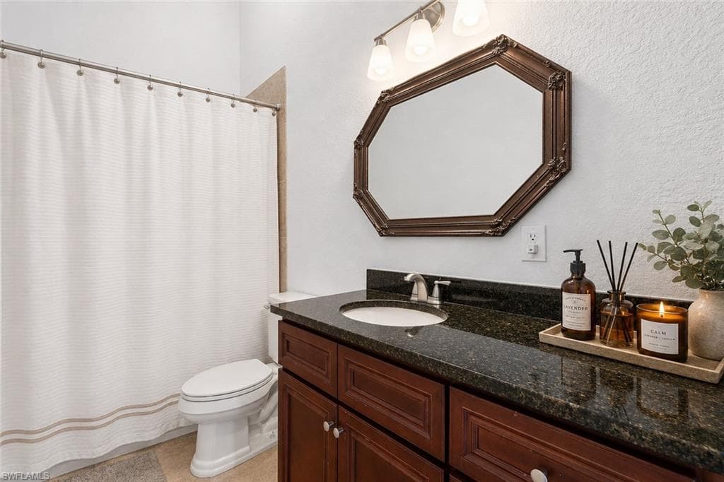 1561 Lynwood AVE-12