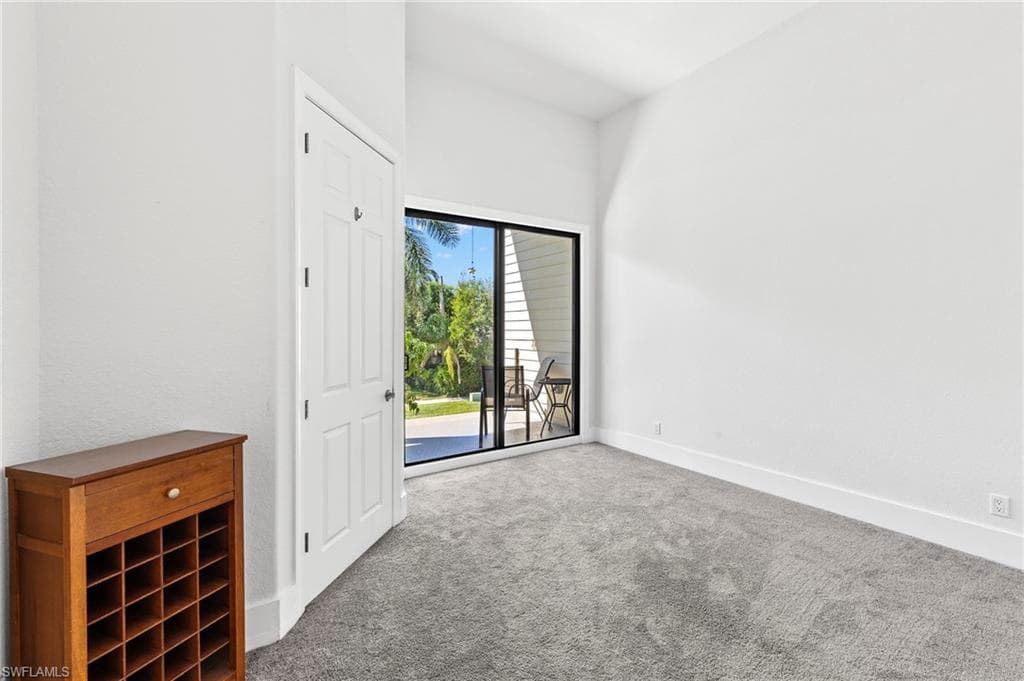 1561 Lynwood AVE-24