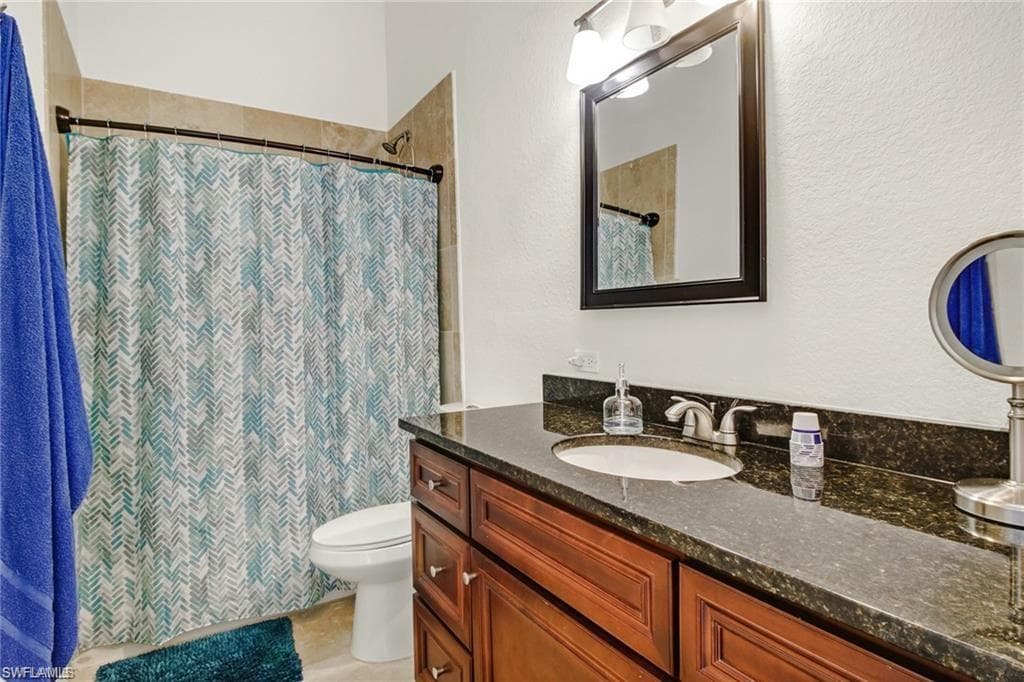 1561 Lynwood AVE-25
