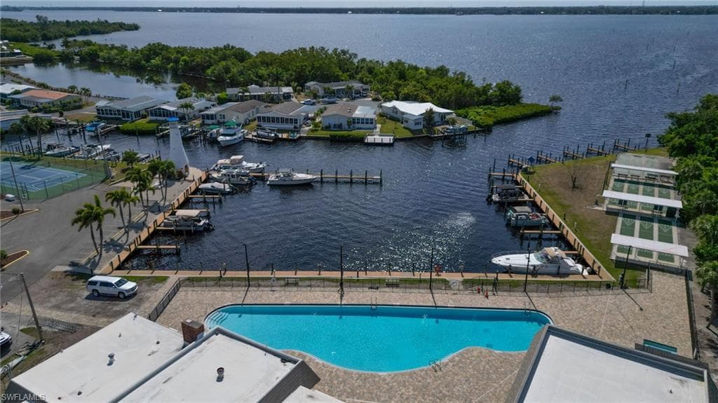 5506 Virginia Dare LN-42