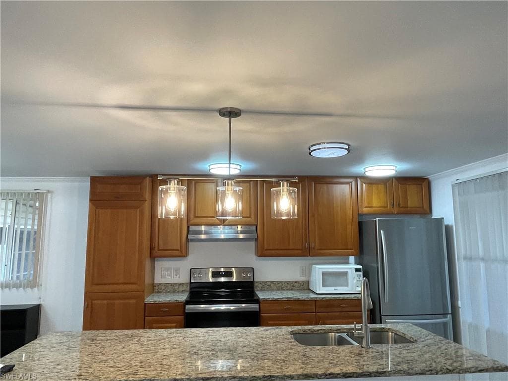 5506 Virginia Dare LN-10
