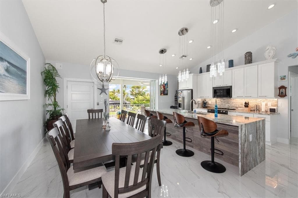 5545 Avenida Pescadora-13
