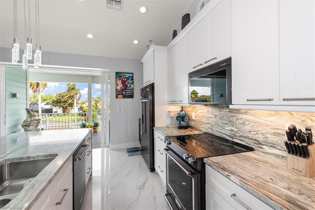 5545 Avenida Pescadora-9