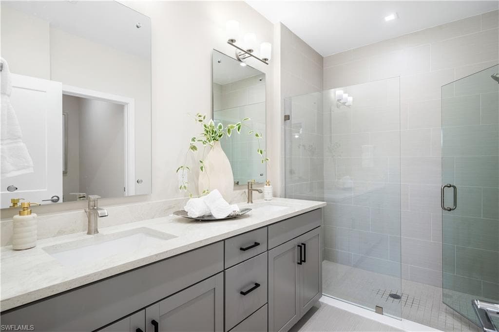 13068 Georges Cay PL-22