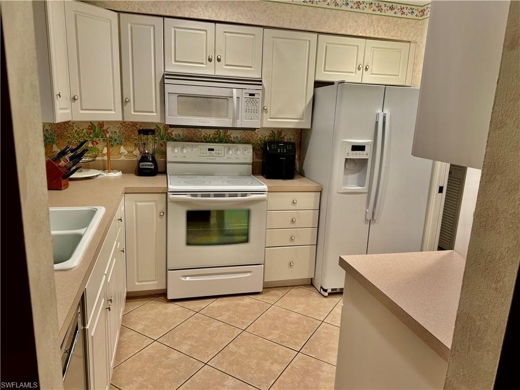 4187 Lakewood BLVD E13-26