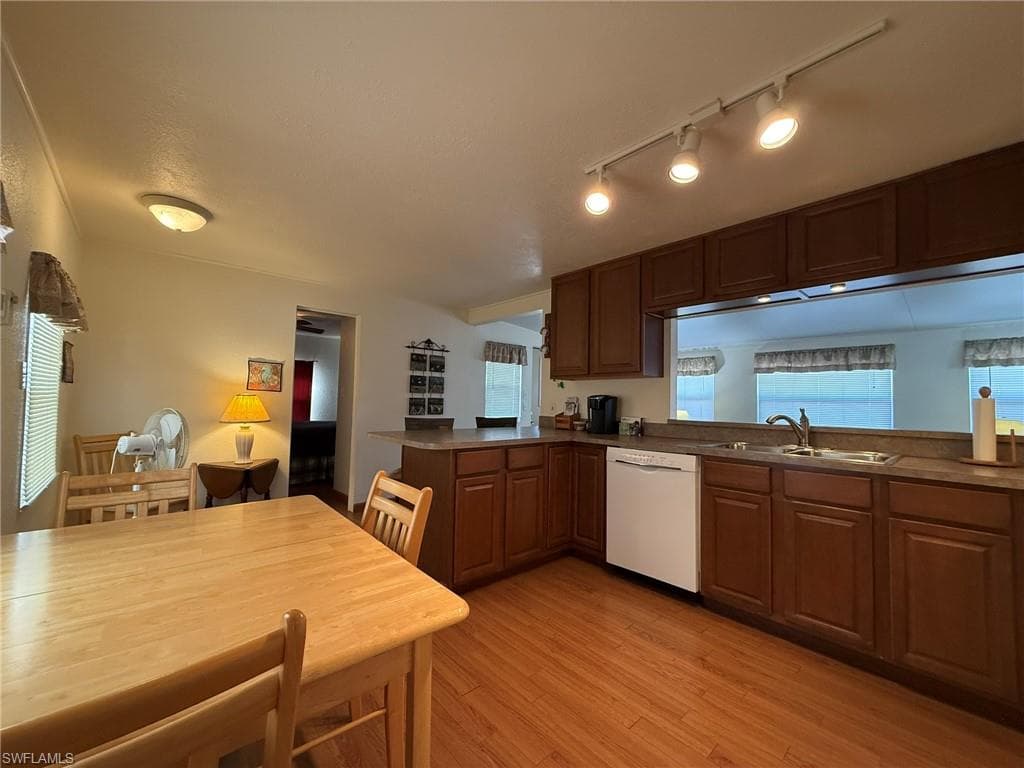 120 Lantern PL-27