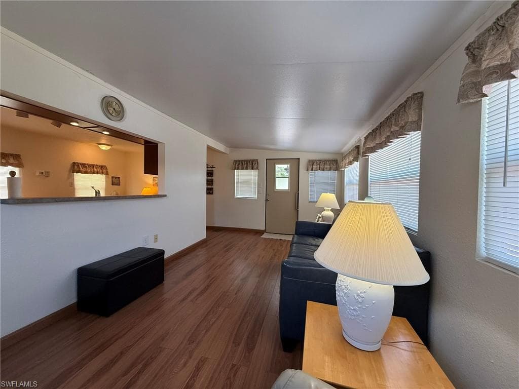 120 Lantern PL-17