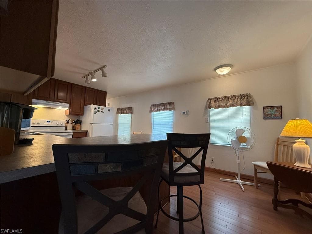 120 Lantern PL-26