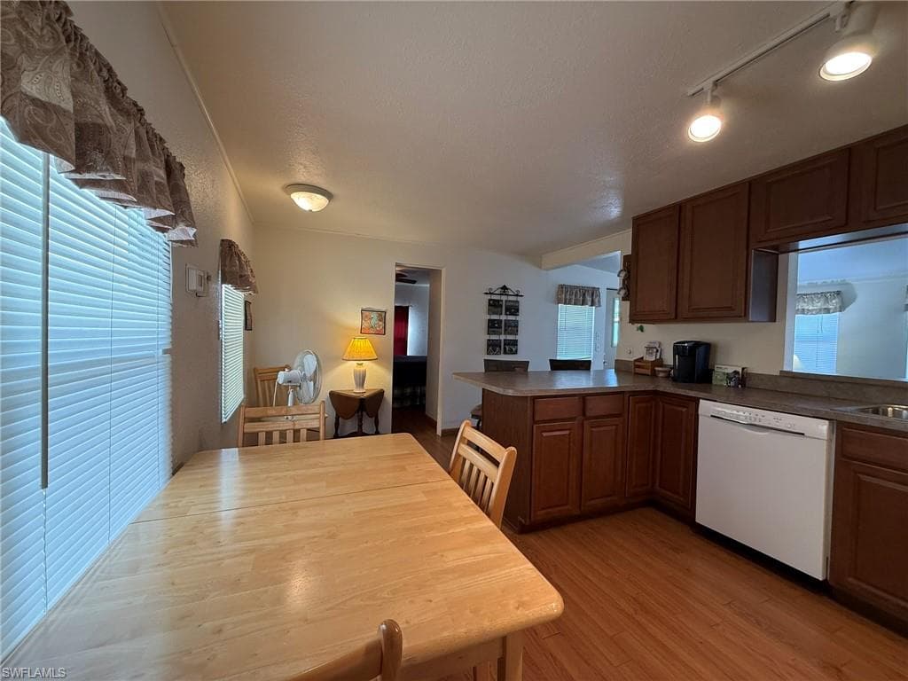 120 Lantern PL-20