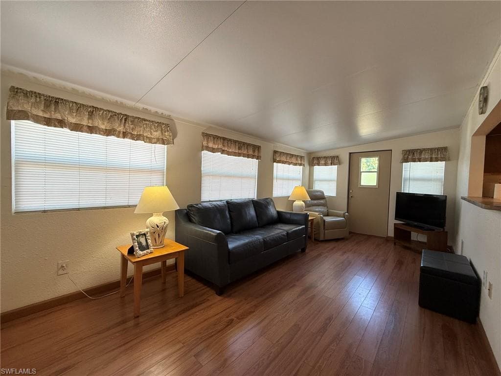 120 Lantern PL-15
