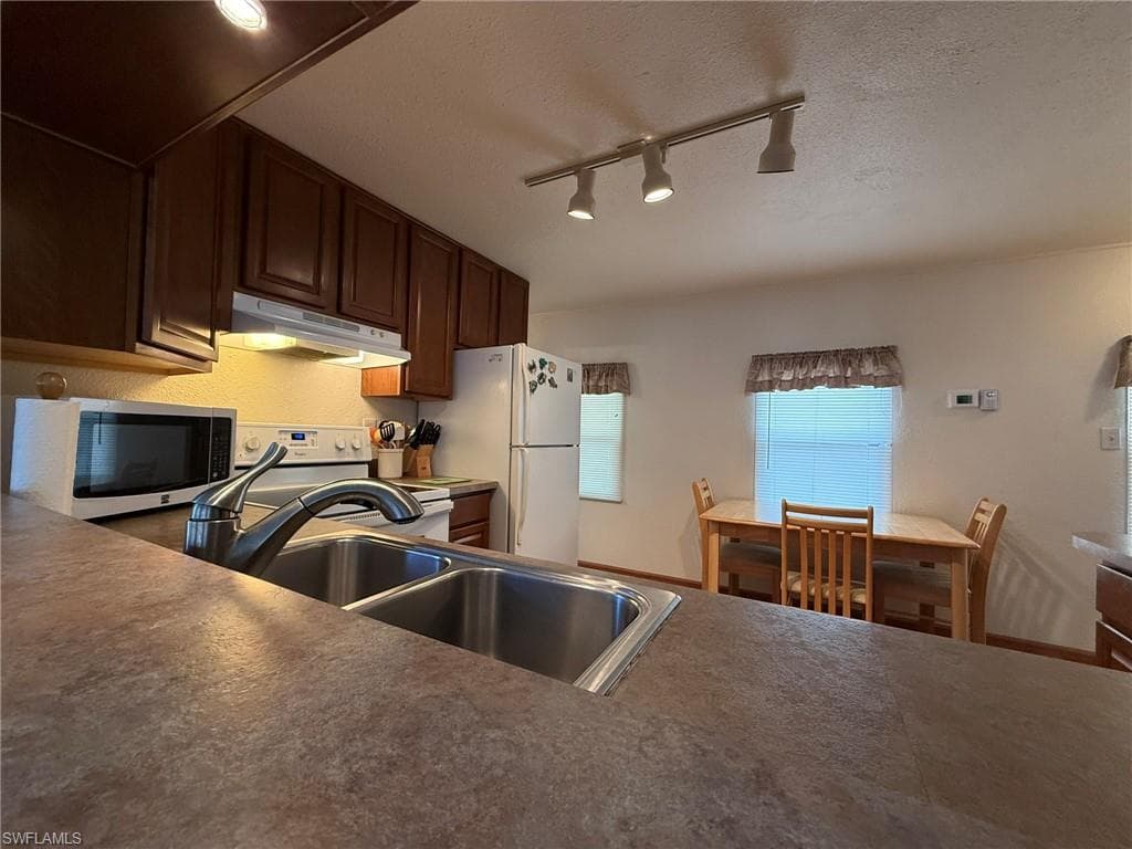 120 Lantern PL-21