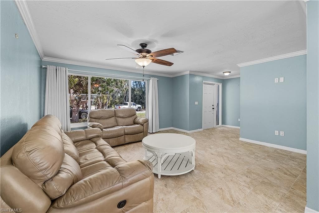 7815 Bocilla LN-4