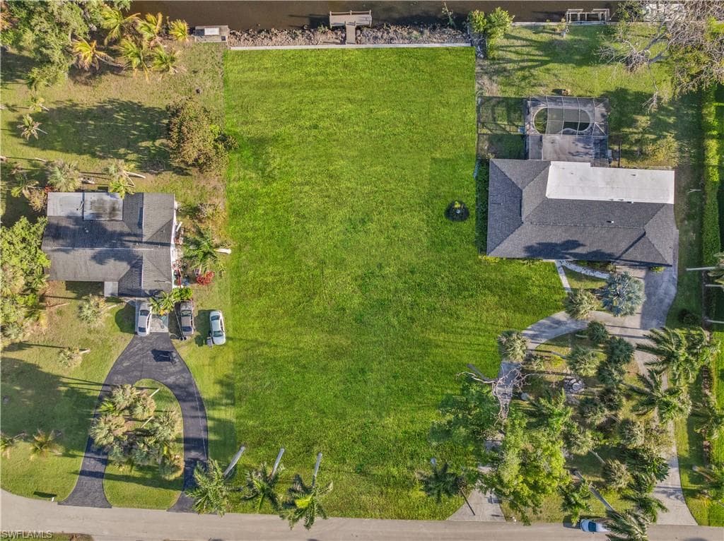 62 Wolcott DR-19