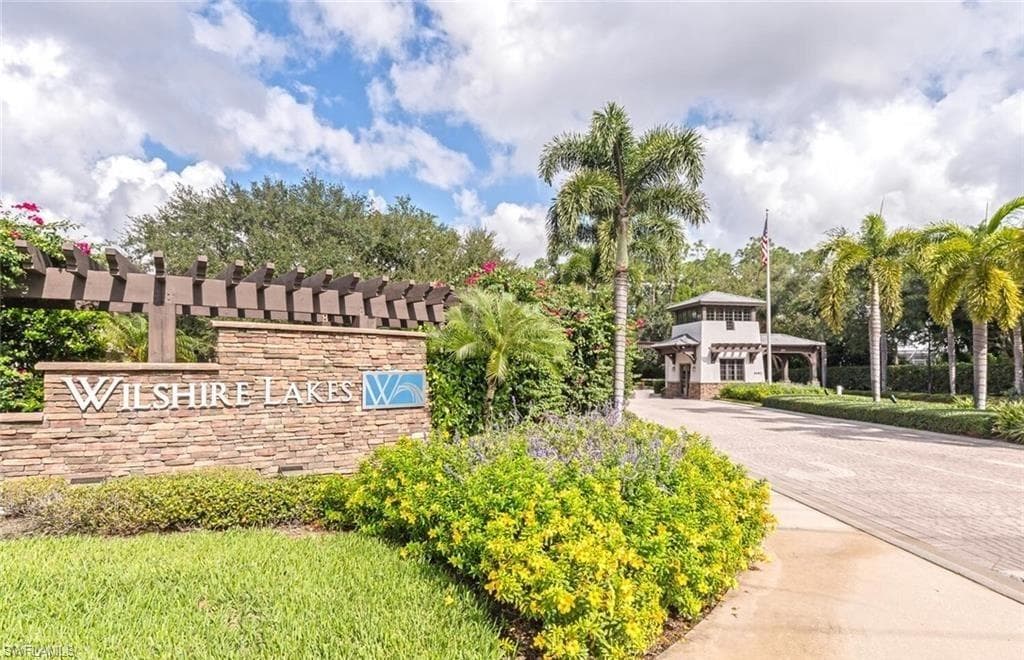 3775 Fieldstone BLVD 102-27