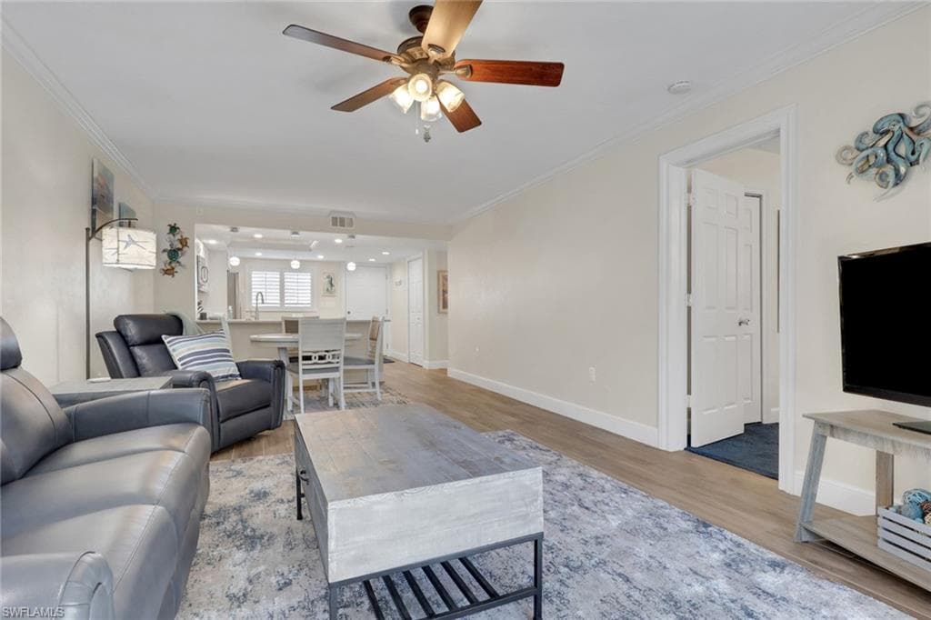 134 Cypress WAY E 305-6