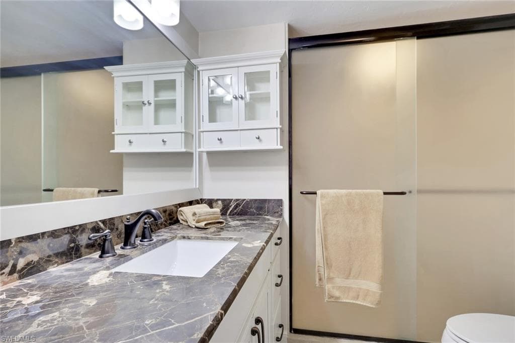 134 Cypress WAY E 305-13