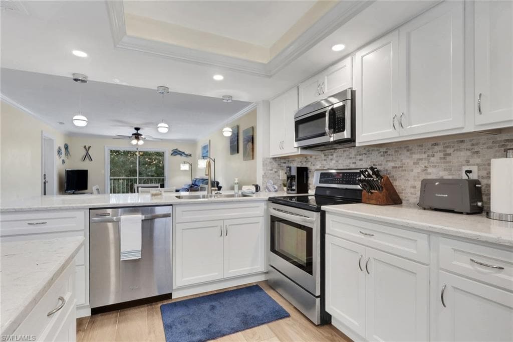 134 Cypress WAY E 305-3