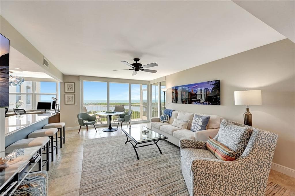 5550 Heron Point DR 703-2