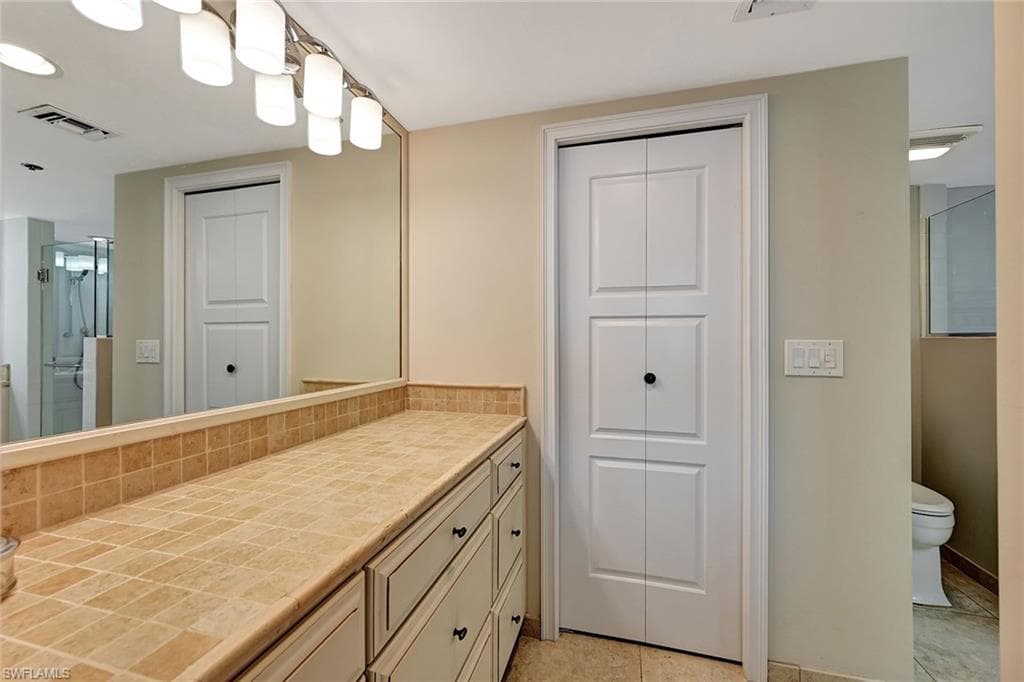 5550 Heron Point DR 703-17