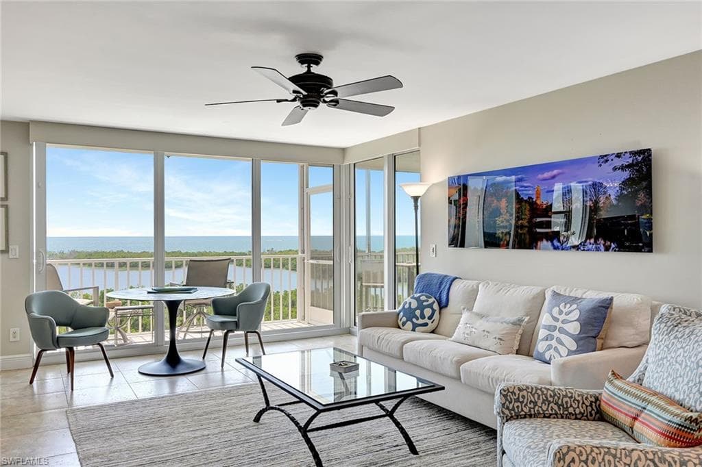 5550 Heron Point DR 703-1