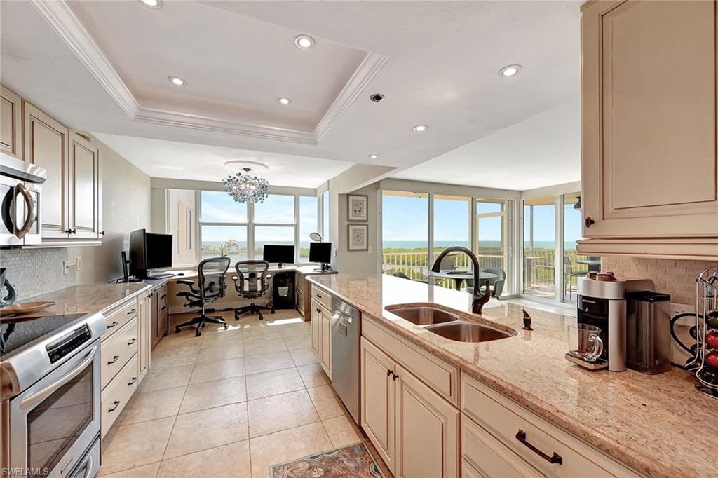 5550 Heron Point DR 703-8