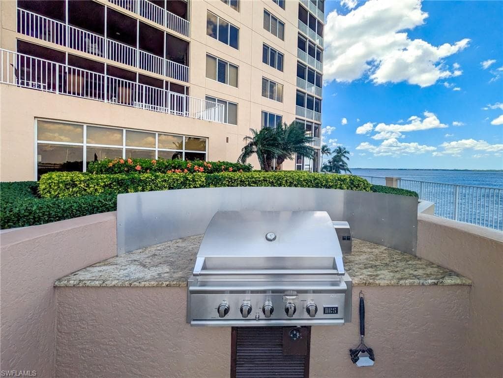 2080 W 1st ST 304-23