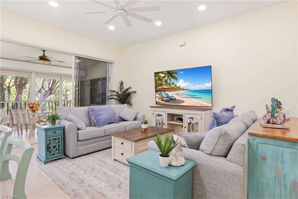 817 Carrick Bend CIR 201-3