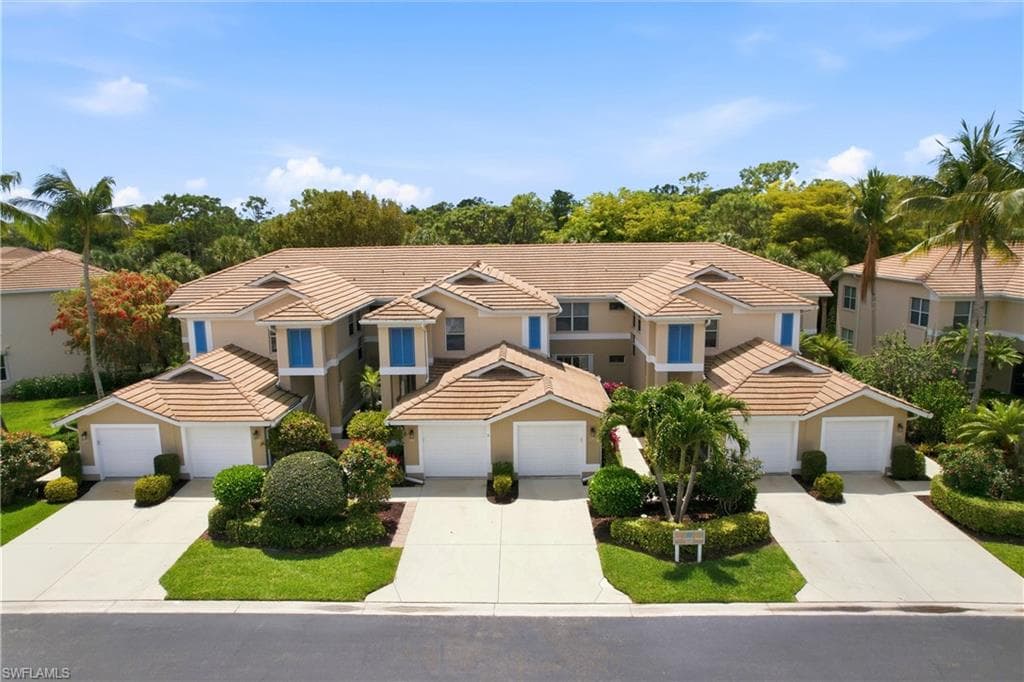 817 Carrick Bend CIR 201-24