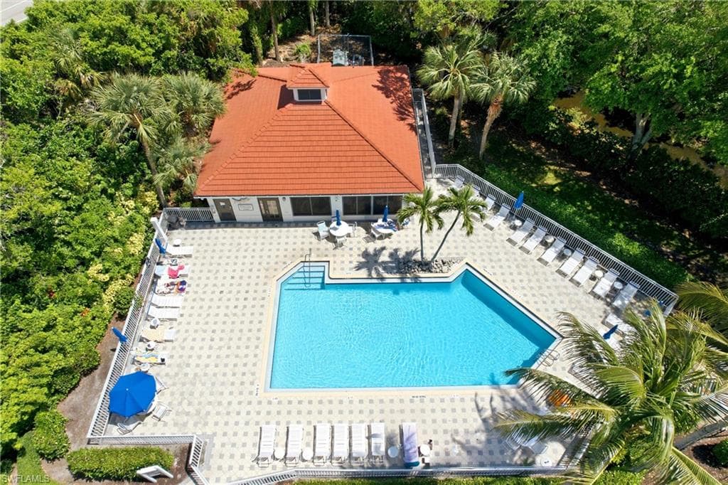 817 Carrick Bend CIR 201-31