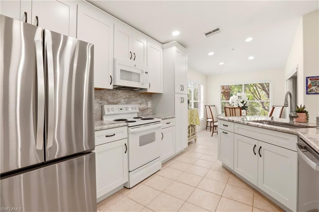 817 Carrick Bend CIR 201-8