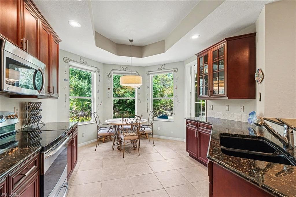 21584 Baccarat LN 103-8