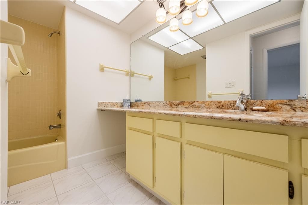 1460 Tredegar DR-23