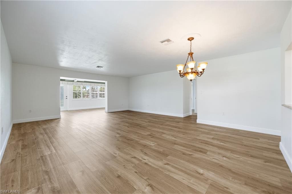 1460 Tredegar DR-8