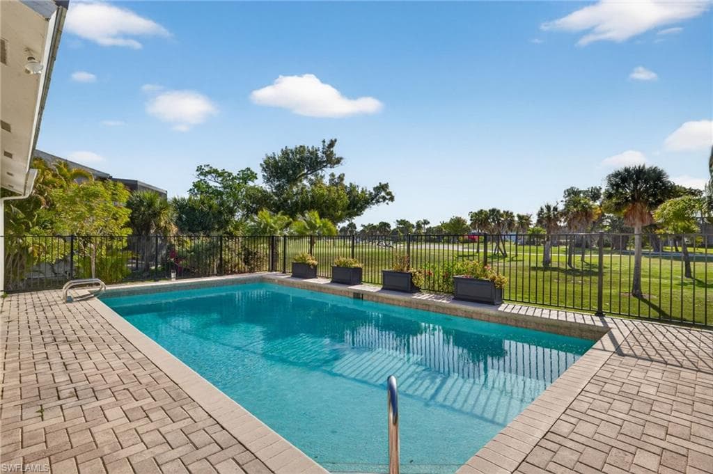 1304 Par View DR-13