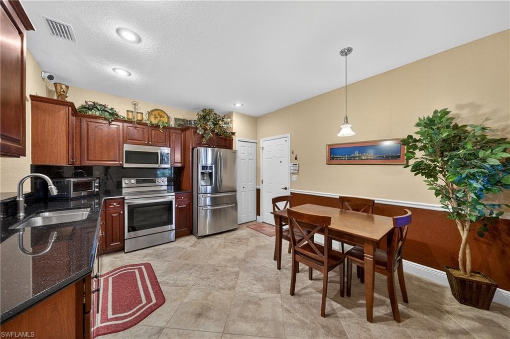 17560 Brickstone LOOP-9