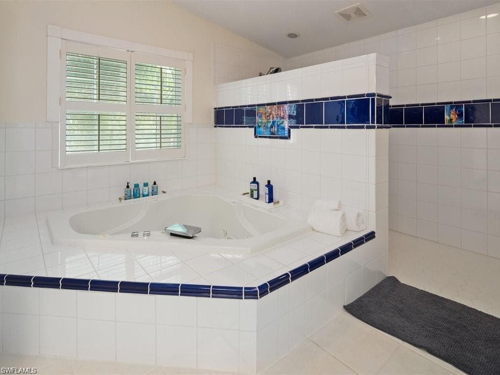 100 FAIRVIEW AVE-23