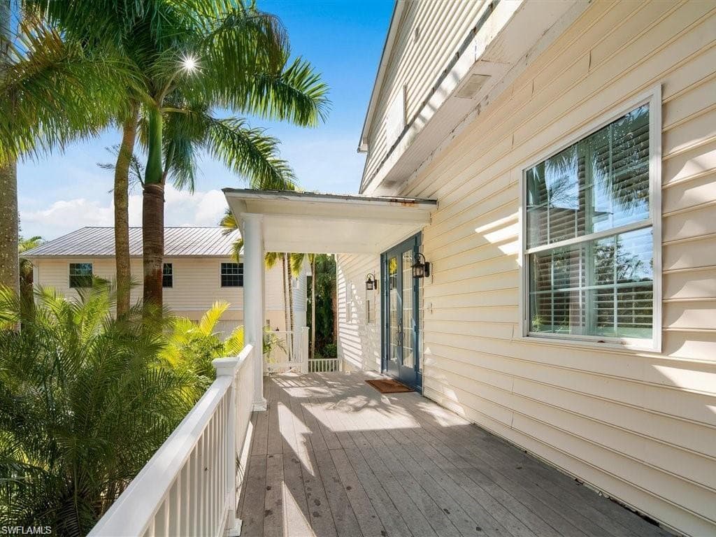 100 FAIRVIEW AVE-7