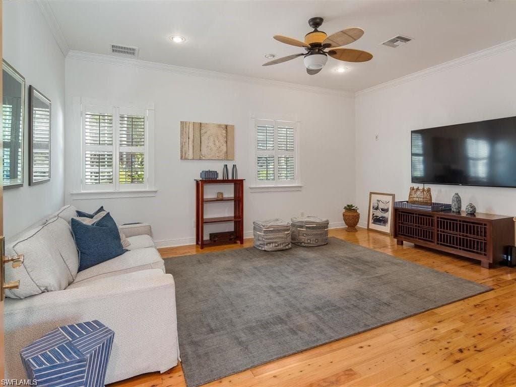 100 FAIRVIEW AVE-36