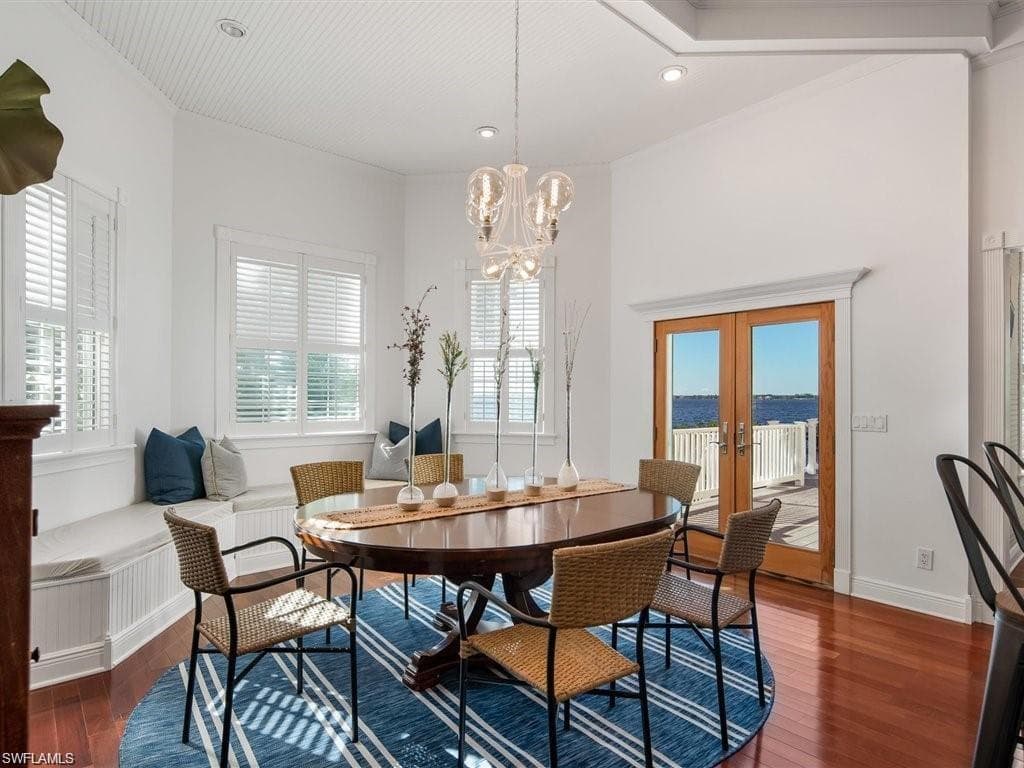 100 FAIRVIEW AVE-32