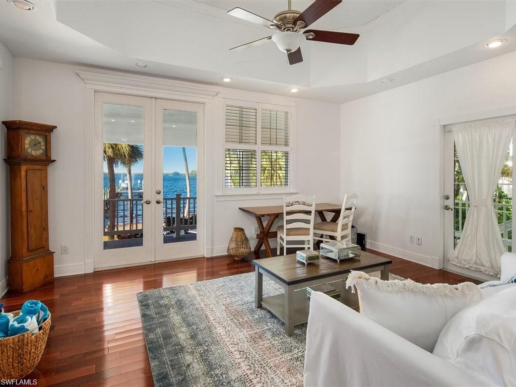 100 FAIRVIEW AVE-38