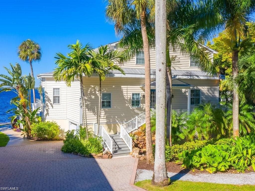 100 FAIRVIEW AVE-41