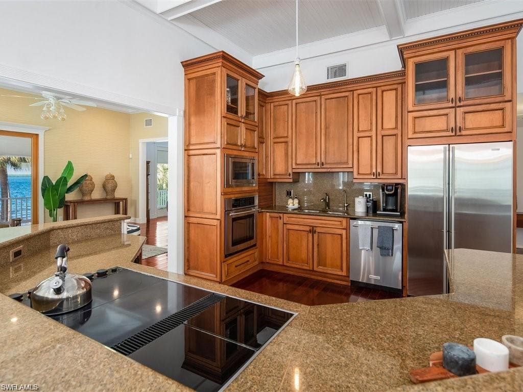 100 FAIRVIEW AVE-31
