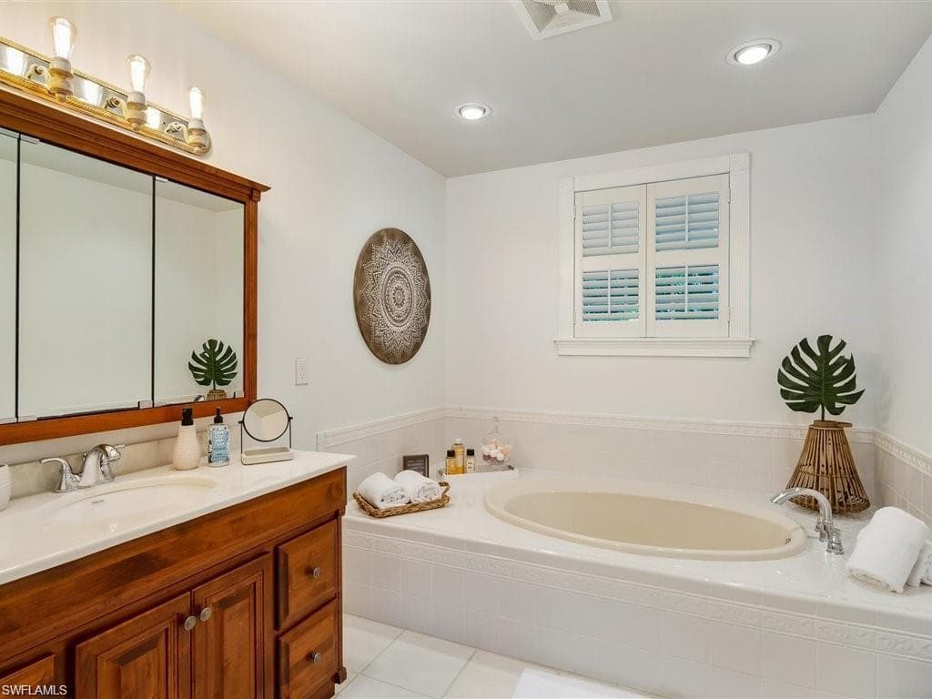 100 FAIRVIEW AVE-39