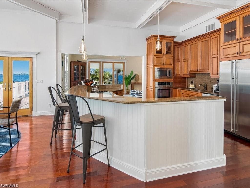 100 FAIRVIEW AVE-29