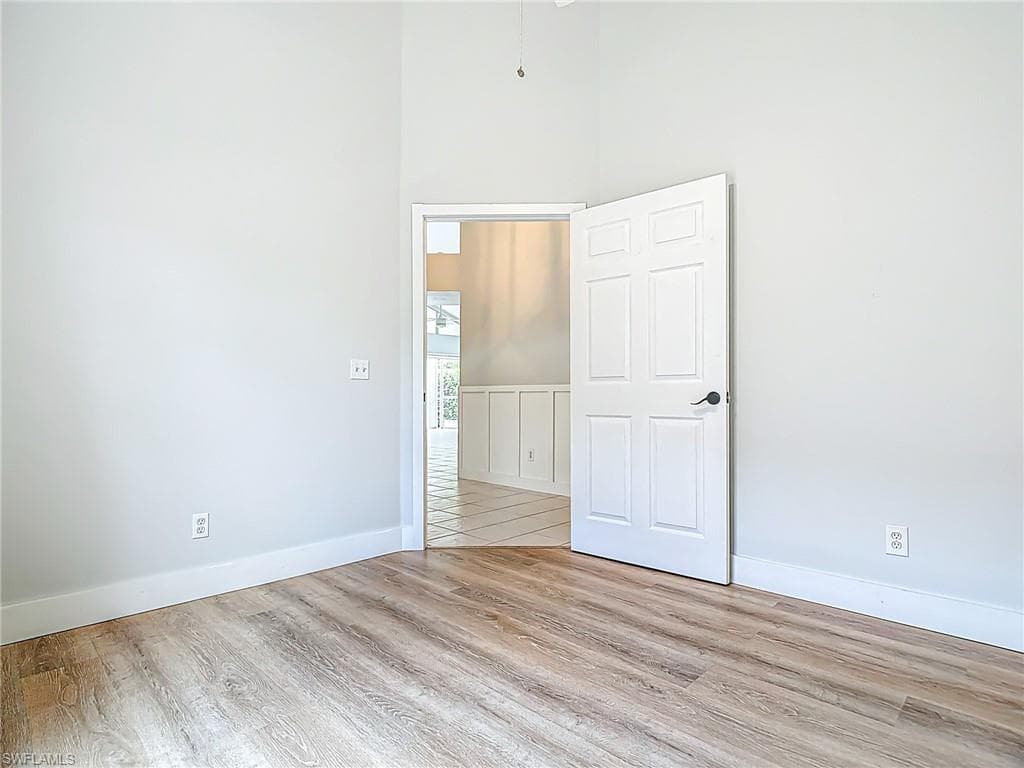 351 PINDO PALM DR-27