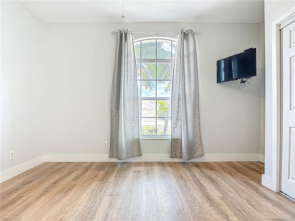 351 PINDO PALM DR-26