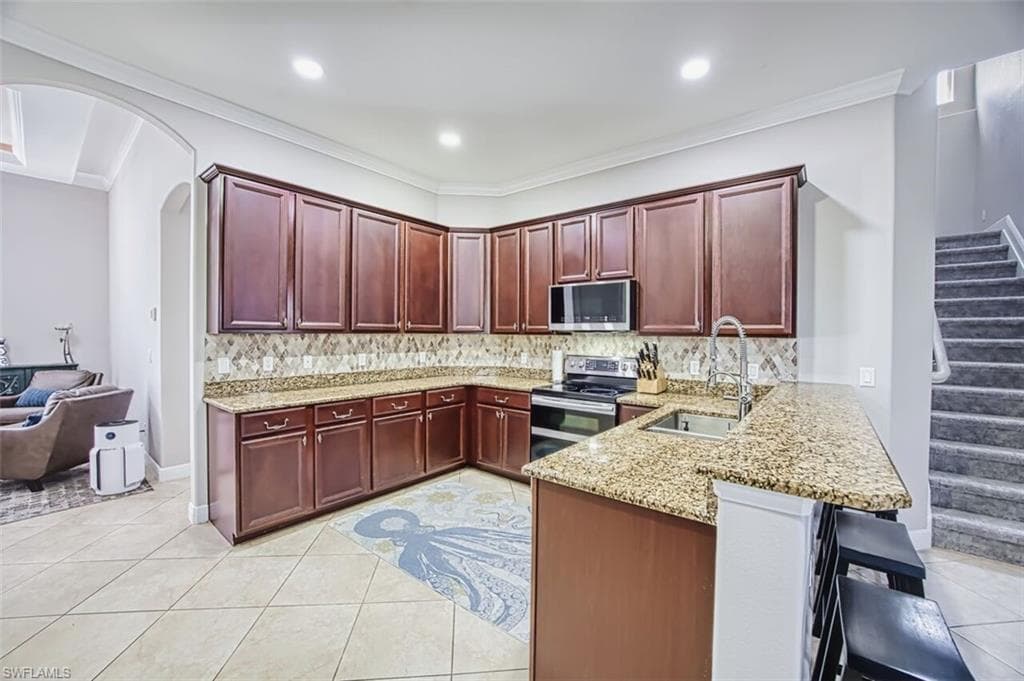 16018 Thorn Wood DR-13