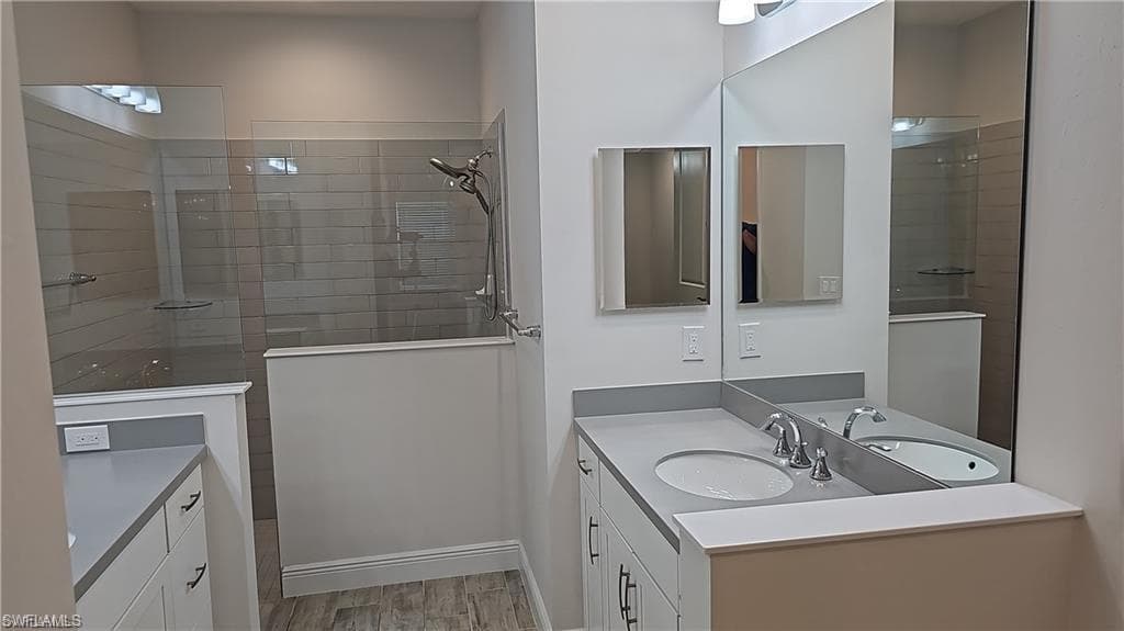 2305 Ariane DR-17