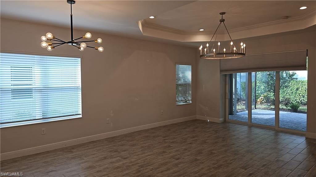 2305 Ariane DR-7